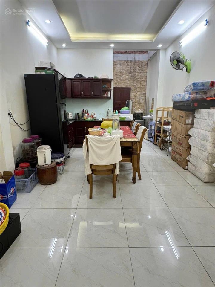 Bán nhà quang trung  1 trục hẻm xe hơi  cách mặt tiền 50m  4m x 22m  8,990 tỷ