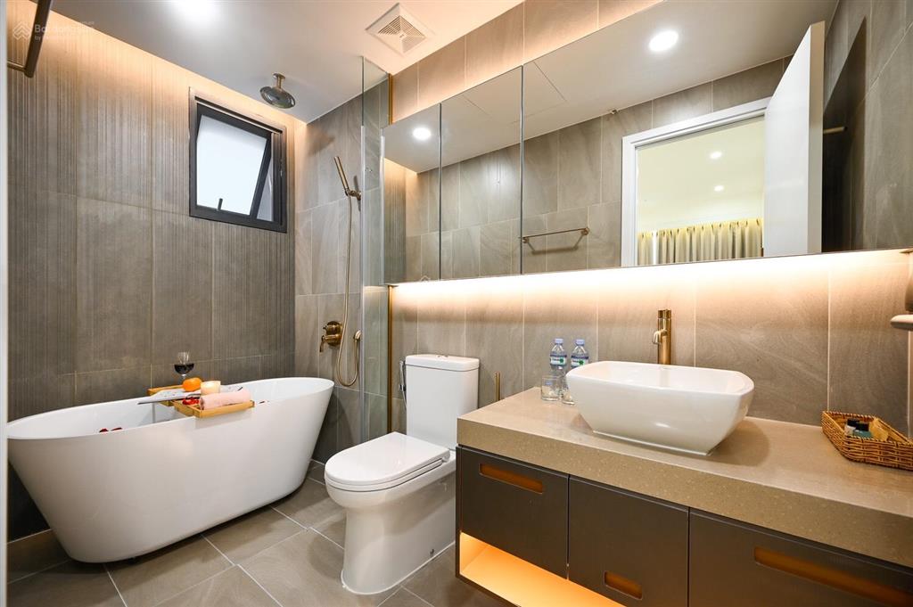 Bán gấp căn hộ saigon south (3pn 2wc) full nội thất, nhà mới 99% view cao cực thoáng giá 6.6 tỷ tl