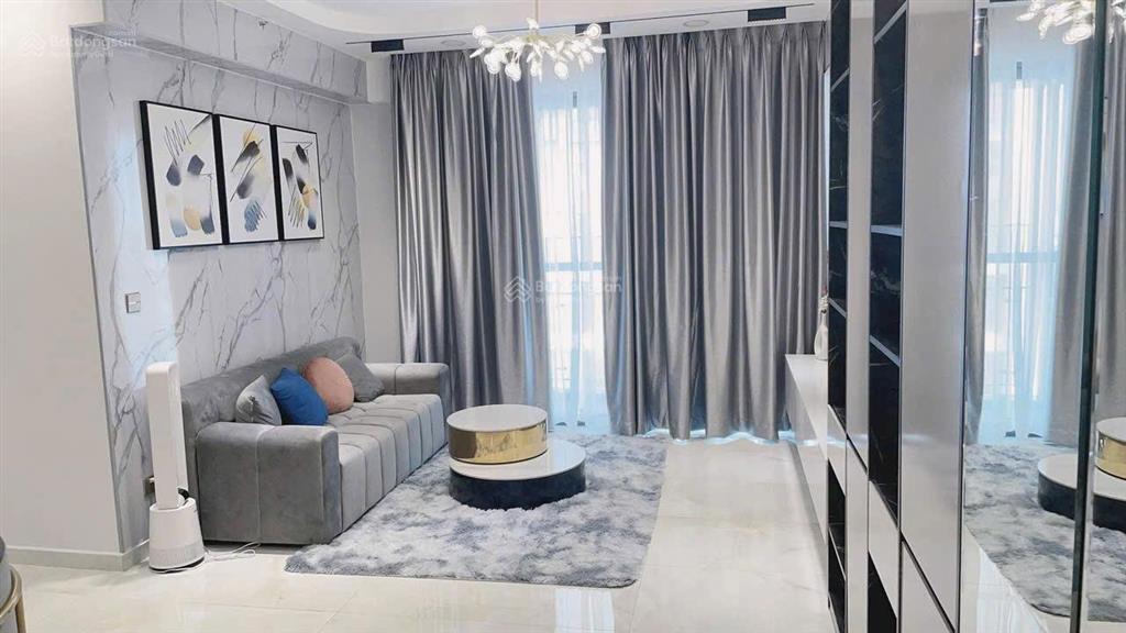 Bán gấp căn hộ saigon south(3pn dt 104m2) nhà mới 99% có ôxe full nội thất cao cấp  0911 898 ***