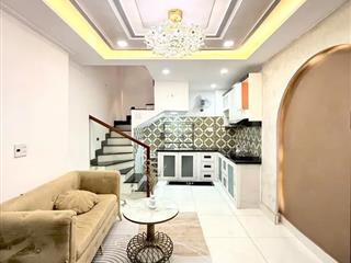Nhà đủ nội thất. bán nhà cô bắc 4 tầng, 2pn, 3wc 4.45 tỷ. chỉ sách vali vào ở.