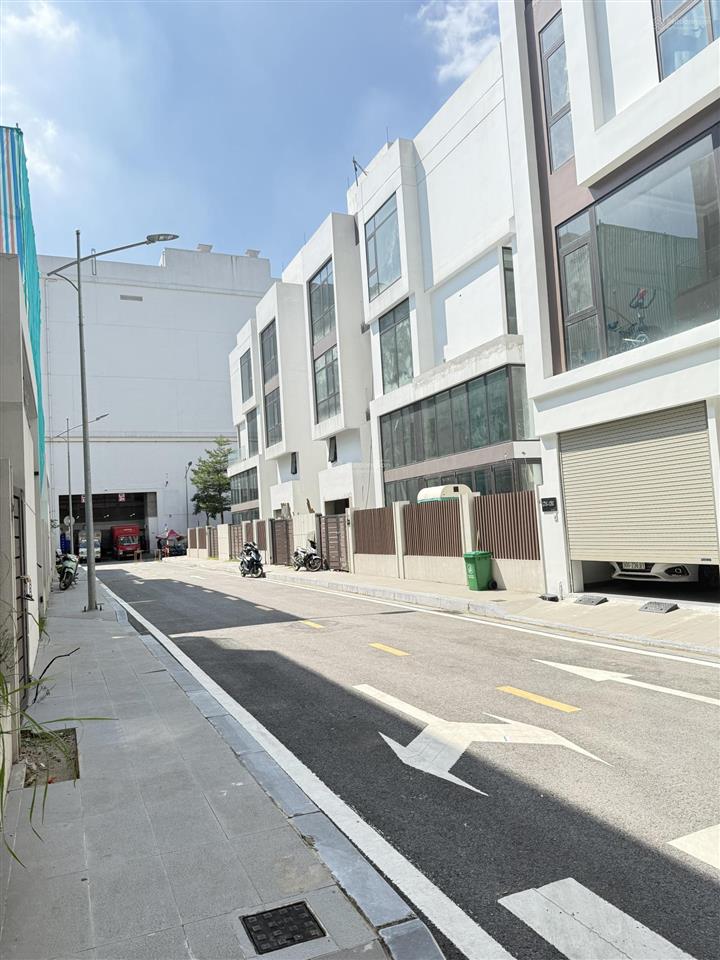 Bán shophouse mipec rubik 360, 400 triệu/m2, 244m2, cầu giấy, hà nội, giá ưu đãi