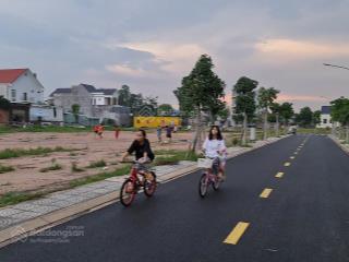 Bán đất liên phường, quận 9, giá 3tỷ9, gần trường đại học, dân đông, sổ riêng.  0931 869 ***