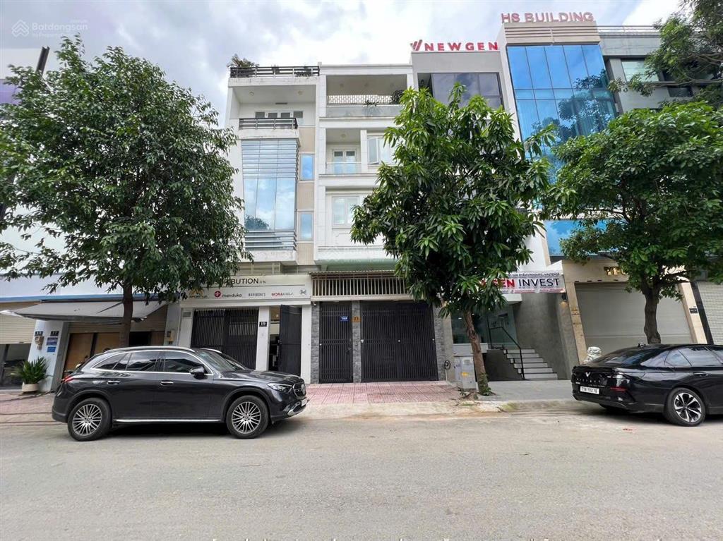 Bán nhà nguyễn công trứ, q1  4,3x17m  67,2m 7 tầng  85tr/th  43 tỷ