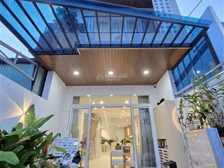Cô dung định cư nước ngoài cần bán gấp. đường nơ trang long p13 bình thạnh. giá 3ty