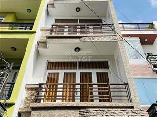 Chú 9 muốn bán gấp nhà mặt đường giá hời chỉ 3ty6