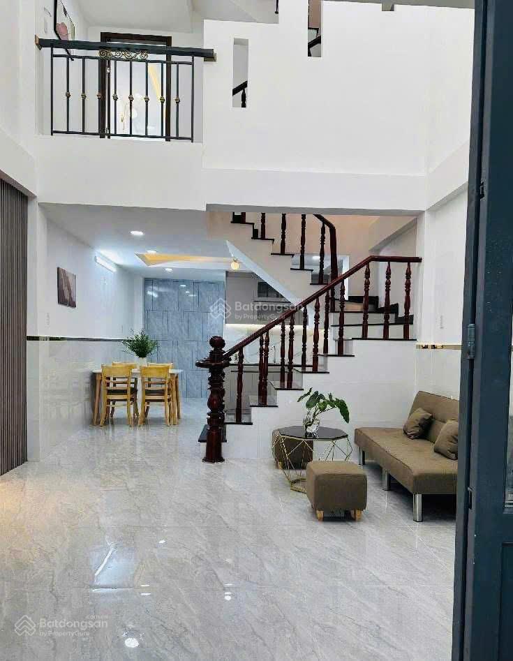 Chủ cần tiền bán gấp nhà lê văn quới, bình tân, hoàn công đủ shr 44m2 nở hậu nhẹ giá 2 tỷ 550 tl