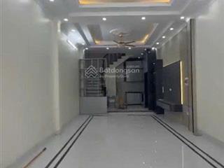 Bán căn nhà mặt phố kinh doanh ô tô tải tránh vỉa hè đá bóng. 47m2 phường phú lương