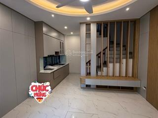 Bán nhà thanh am  dt 45m2  mt 5m  lô góc  ô tô qua cửa  chỉ 5 tỷ