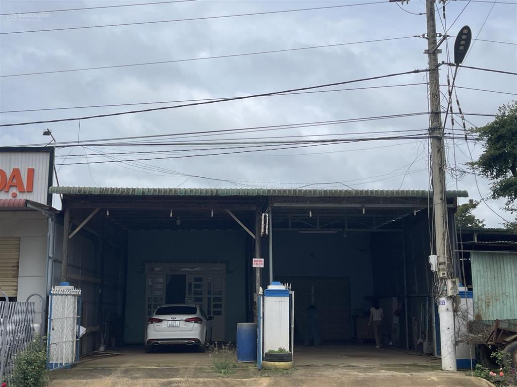 Nhà mặt tiền gần chợ đà loan, 10x45 đất thực tế, có 2 nhà ở.