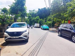 Nhà mới cực đẹp giá cực êm  kinh doanh buôn bán ô tô tránh