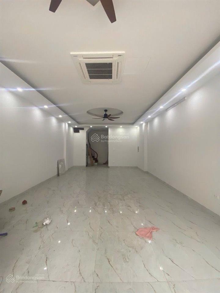 Hoa hậu mặt phố mậu lương
7 tầng thang máy vỉa hè ô tô tránh kinh doanh đỉnh