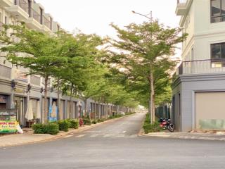 Nhà phố eco city 4 tầng nằm đối diện trường học hoa viên giá tốt nhất khu đô thị