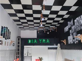 60m2 bên trong + tối sử dụng được 3 vị trí khá rộng phù hợp sử dụng kinh doanh ăn uống ngoài trời