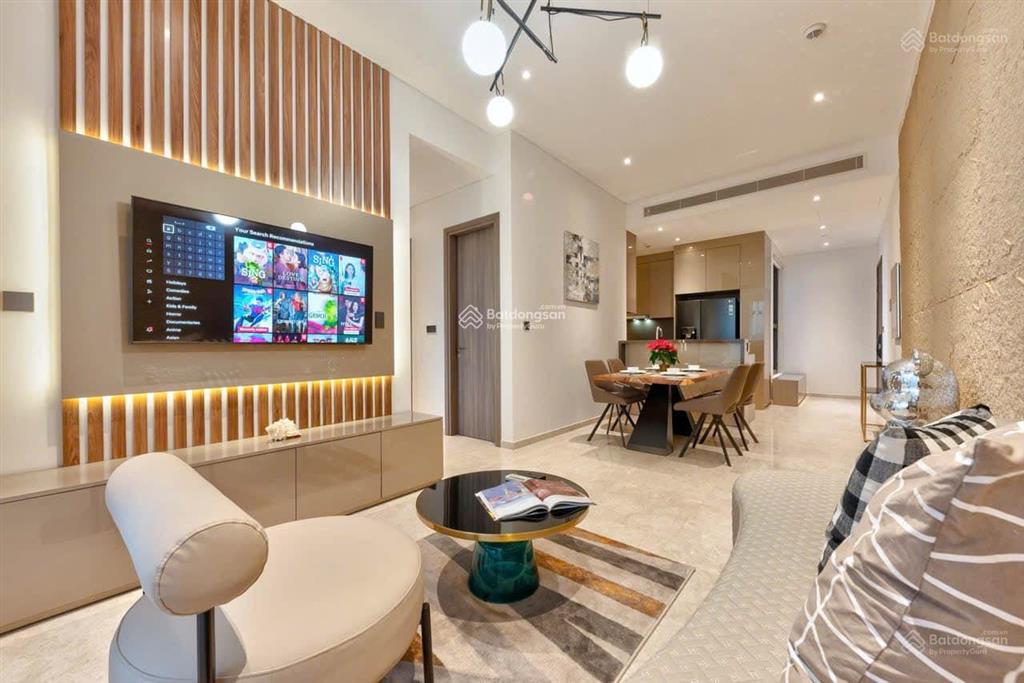 Bán gấp ch tại kingston residence,nguyễn văn trỗi, 2,7tỷ, 37m2 studio nhà trống,phú nhuận,hàng hot