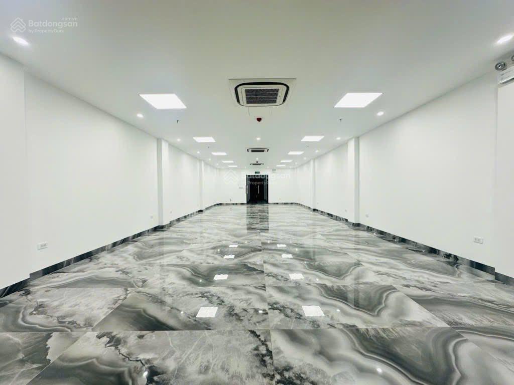 Siêu phẩm mặt phố chùa láng tòa building 1 hầm + 8 tầng nổi dòng tiền hơn 3 tỷ/năm