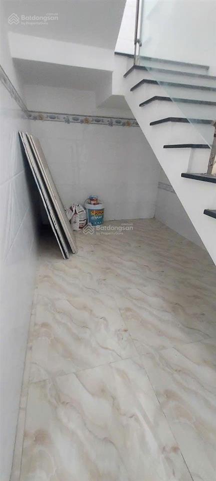Ngay đình phong phú, q9, nhà 1 trệt 1 lầu đẹp vô ở ngay. ô tô ngủ nhà 13x8, chỉ 5 tỷ