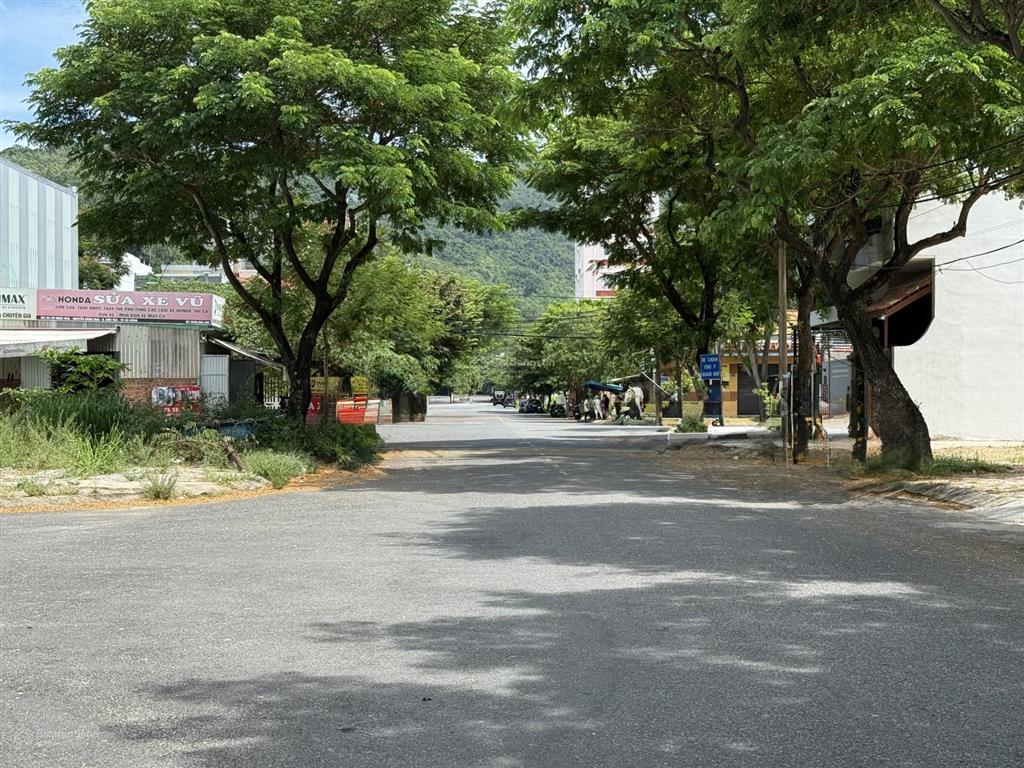 Đất hướng đông nam, diện tích 90m2