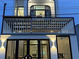 Cần tiền bán gấp nhà phố gần chợ bình chánh  long an  103m²  giá chỉ 2 tỷ430 shr