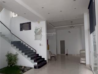 Chủ cần bán gấp biệt thự hẻm lớn xe hơi đường nguyễn văn linh, có sổ, nhà đẹp rộng  em huệ