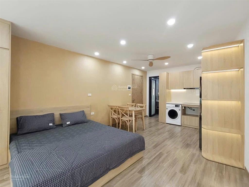 Cho thuê studio ban công 40m2 chỉ 6tr gần siêu thị go, phú mỹ hưng, ufm trục đường nguyễn văn linh