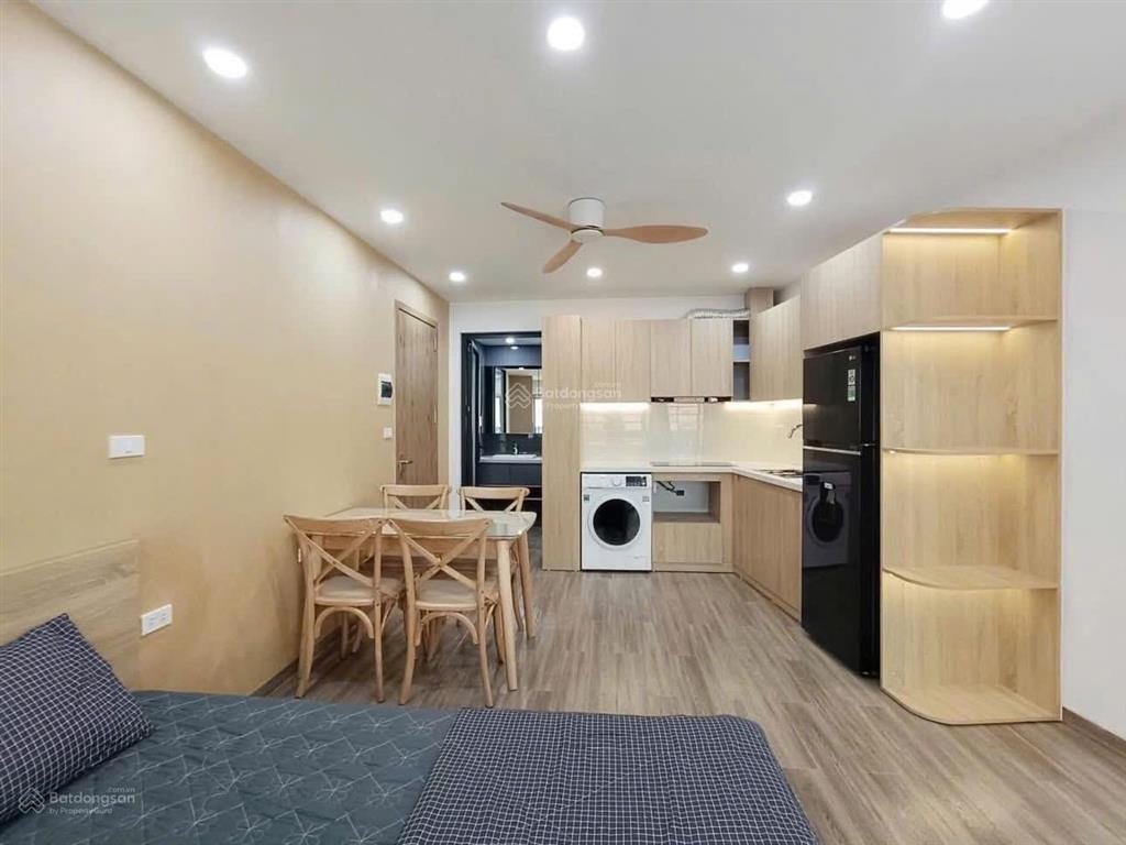 Cho thuê studio ban công 40m2 chỉ 6tr gần siêu thị go, phú mỹ hưng, ufm trục đường nguyễn văn linh