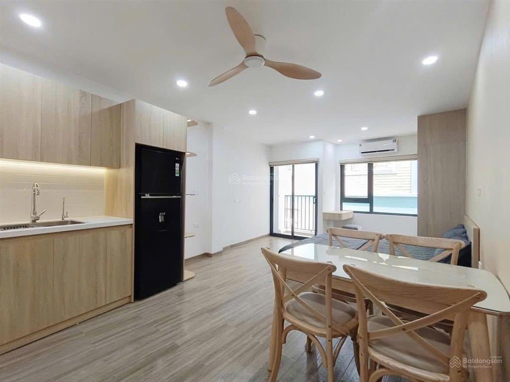 Cho thuê studio ban công 40m2 chỉ 6tr gần siêu thị go, phú mỹ hưng, ufm trục đường nguyễn văn linh