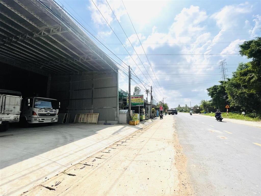 Bán đất mặt tiền đường nông trường vào cổng kcn phước đông chỉ 900m