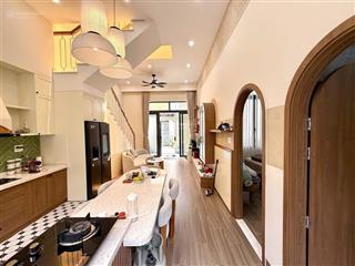 Bán nhà phố kiến trúc sư thiết kế riêng đường cây keo tam bình thủ đức. giá chỉ 8.8 tỷ thương lượng