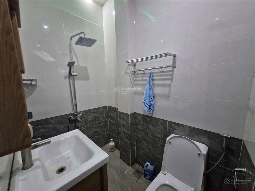 Bán nhà 3 tầng đường tân hòa 2, 56m2, 4pn, 3wc. đường xe tải thông tứ tung. giá 5.9 tỷ bớt lộc