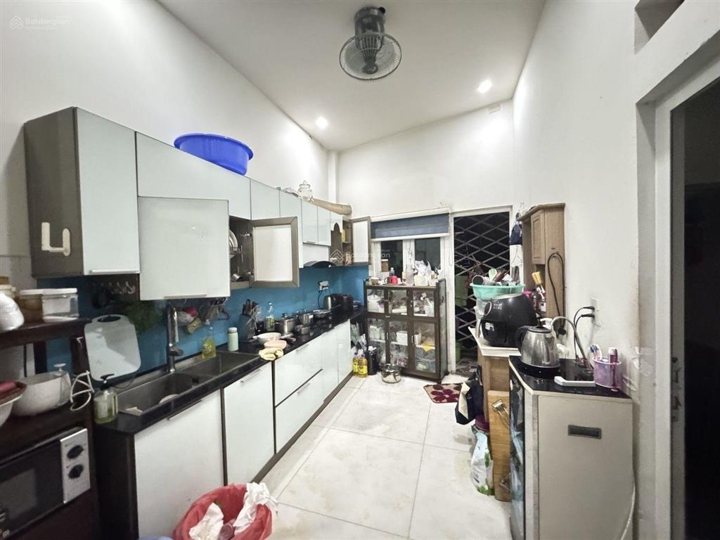 Bán nhà 3 tầng đường tân hòa 2, 56m2, 4pn, 3wc. đường xe tải thông tứ tung. giá 5.9 tỷ bớt lộc