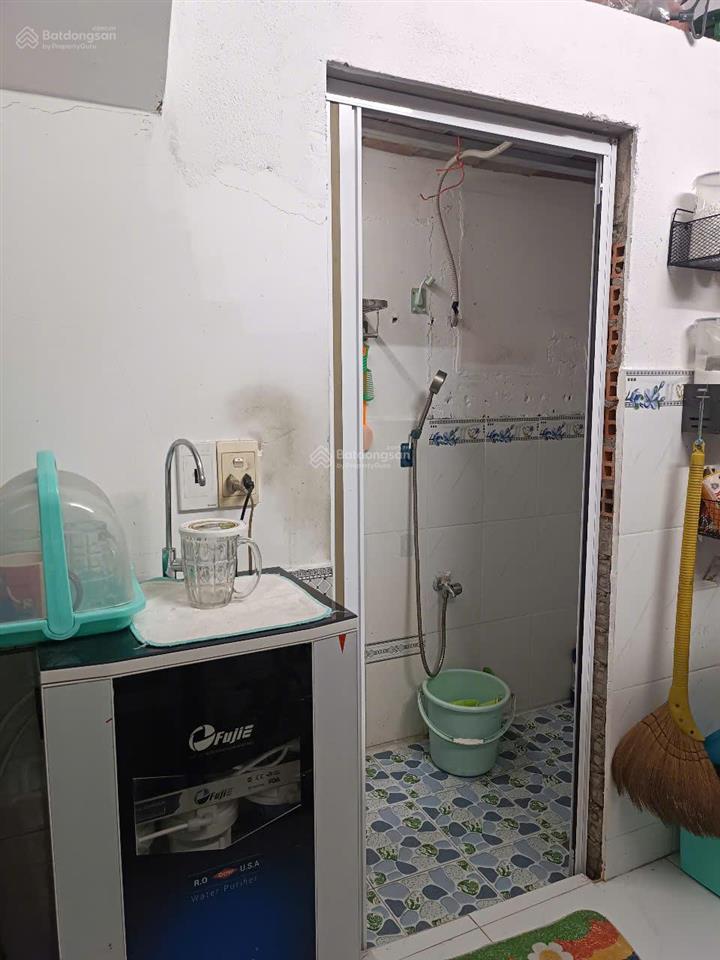 Nhà 2 xẹt đường chiến lược. dt 3m x 7.5m. 1 trệt 1 lầu. a quang 0822 740 *** (chính chủ)