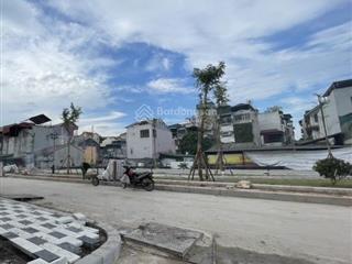 Bán mảnh đất tốt khu vực tứ liên, tây hồ  cách 3 nhà ra ô tô tranh  gần nhà văn hoá, vườn hoa