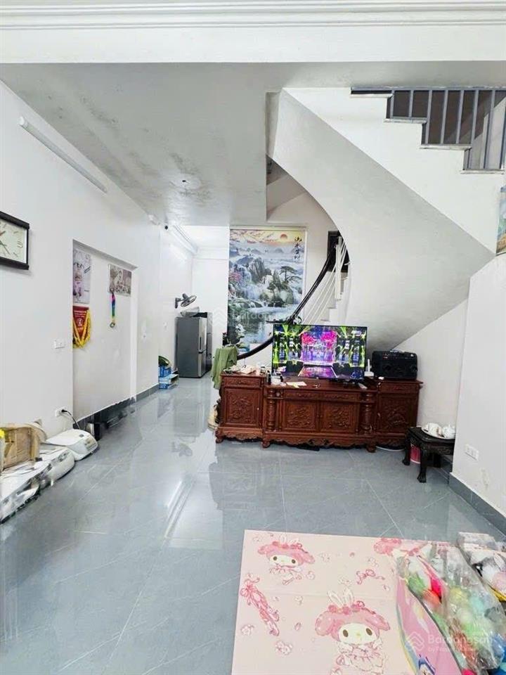 Bán nhà riêng tại định công thượng, 10,85 tỷ, 54m2, view đẹp chỉ với