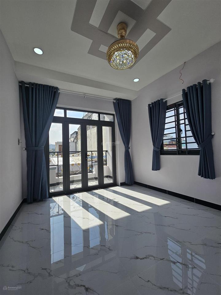 Bán nhà đường bình đông, phường phú định (quận 8 cũ)  nhà đẹp 3 tầng, sổ hồng riêng, giá tốt