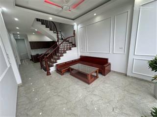 Phân lô vỉa hè. ô tô tránh. ô tô vào tận nhà. kinh doanh sầm uất