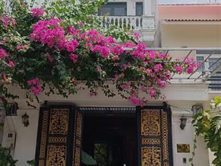 Biệt thự mini trung tâm hóc môn cần bán