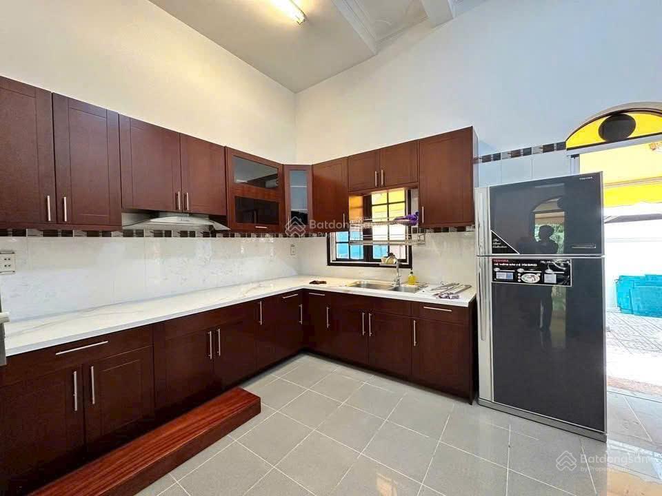 Bán villa góc 2 mặt tiền nguyễn văn hưởng, thảo điền, quận 2  205 tỷ, gần sông sài gòn