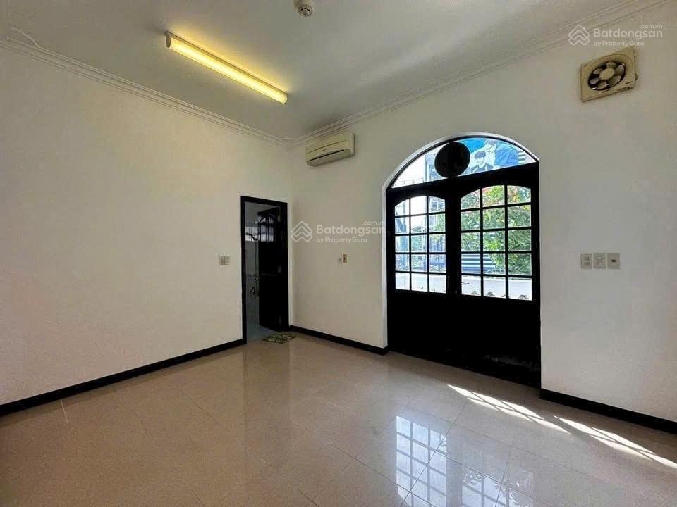 Bán villa góc 2 mặt tiền nguyễn văn hưởng, thảo điền, quận 2  205 tỷ, gần sông sài gòn