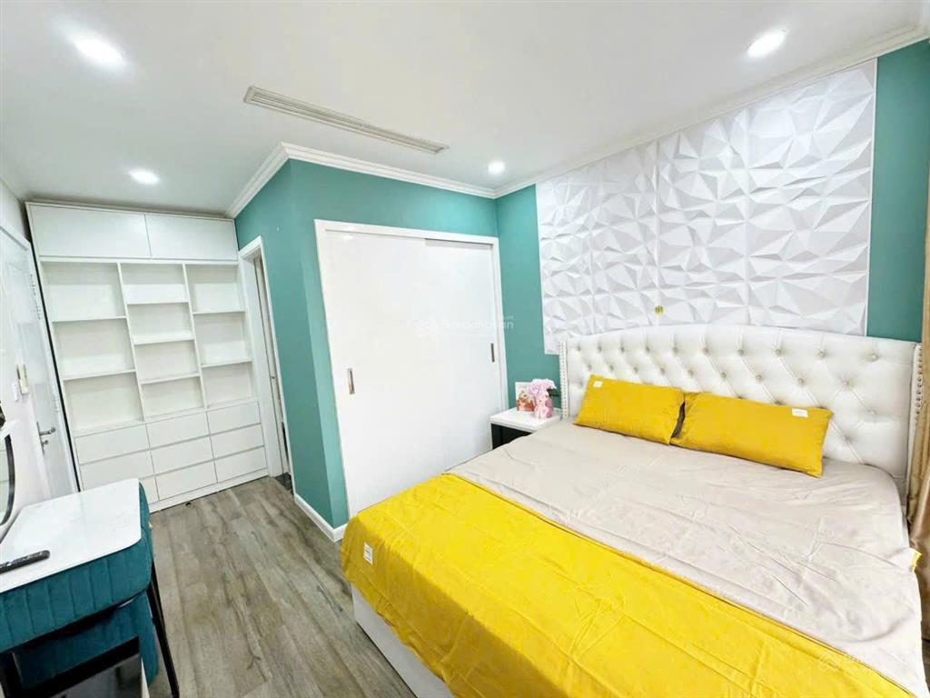 Cho thuê căn hộ sun square, căn 3 phòng ngủ full đồ, giá 15 tr/th vào luôn.  0838 452 ***