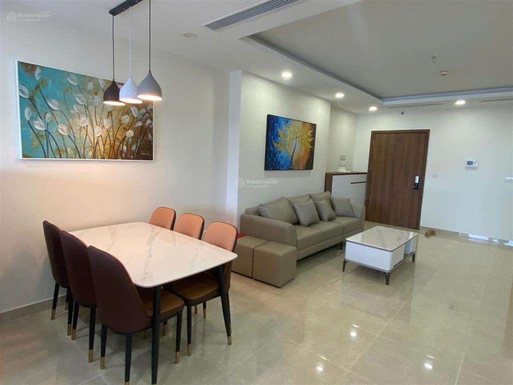Cho thuê căn góc 102m2, 3 p ngủ full đồ giá 20 triệu. golden park.  0838 452 ***. có slot ô tô