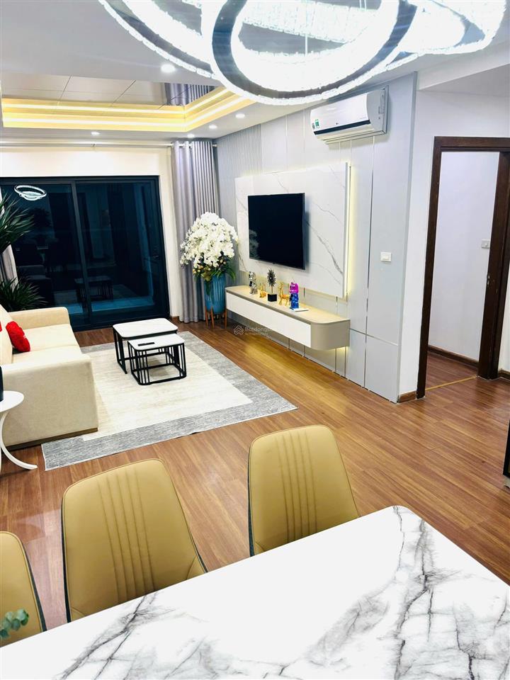 Chính chủ bán căn 2 phòng ngủ 58m2 green park, tầng trung tòa b1 không bị ồn, giá 4,8 tỷ có fix