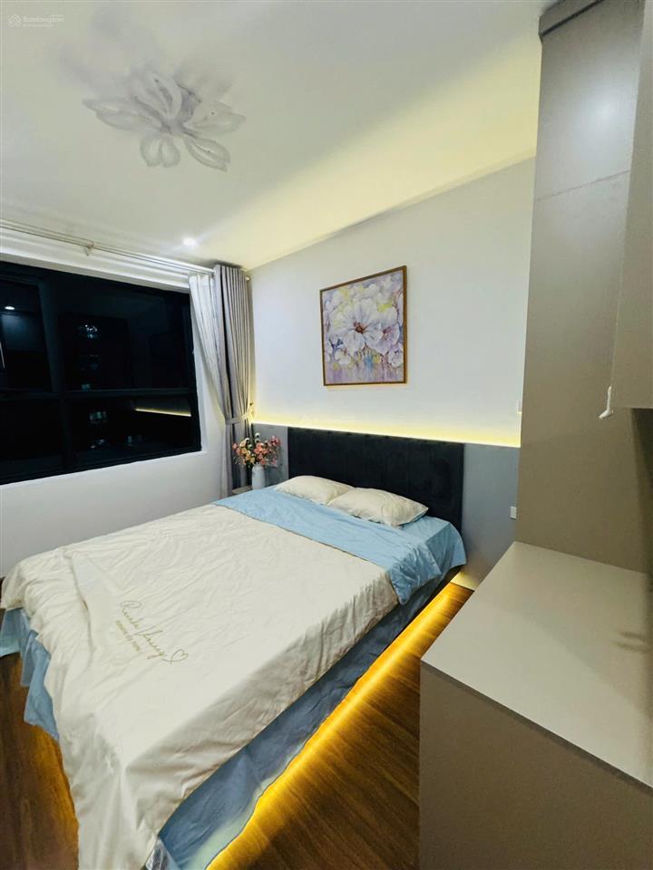 Chính chủ bán căn 2 phòng ngủ 58m2 green park, tầng trung tòa b1 không bị ồn, giá 4,8 tỷ có fix