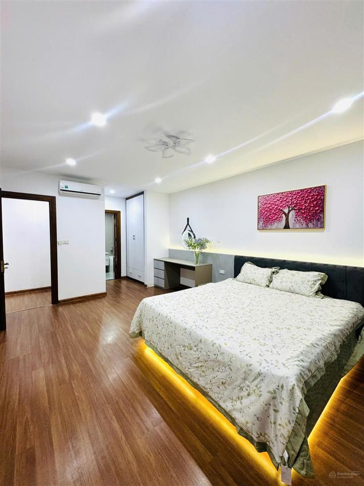 Chính chủ bán căn 2 phòng ngủ 58m2 green park, tầng trung tòa b1 không bị ồn, giá 4,8 tỷ có fix