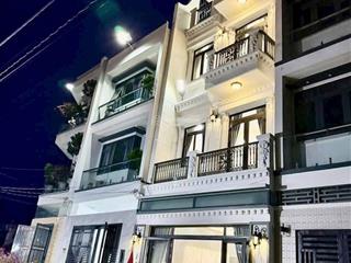 Chính chủ định cư cần bán gấp căn mặt tiền trung tâm nhà bè  giá chỉ 3,95   0769 708 *** ngay