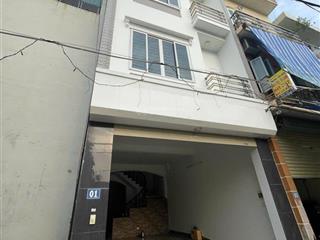Bán nhà hoàng quốc việt 30m2*4t, 2 mặt ngõ trước sau, ô tô đỗ cổng, cách phố 15m, 6.5 tỷ