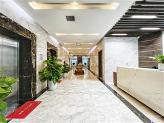 Tòa văn phòng mặt phố nguyễn hoàng dt 280m x 8 tầng  mặt tiền 11m  vỉa hè thênh thang