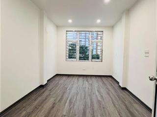 Siêu hiếm! nhà mặt phố trần quốc hoàn  vỉa hè rộng  vị trí đắc địa  4 tầng  chính chủ bán gấp