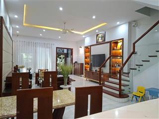 Vị trí kim cương! hoàng quốc việt  trung tâm cầu giấy  3 bước ra phố  ô tô tránh  sổ đỏ hoa hậu