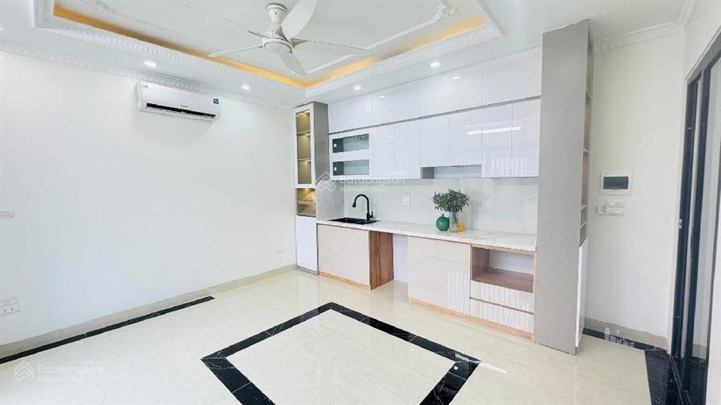 Bán nhà mai động phường mai động. các 150m ra hồ đền lừ. khu đắc địa chung tâm tập thể dục, viu đẹp