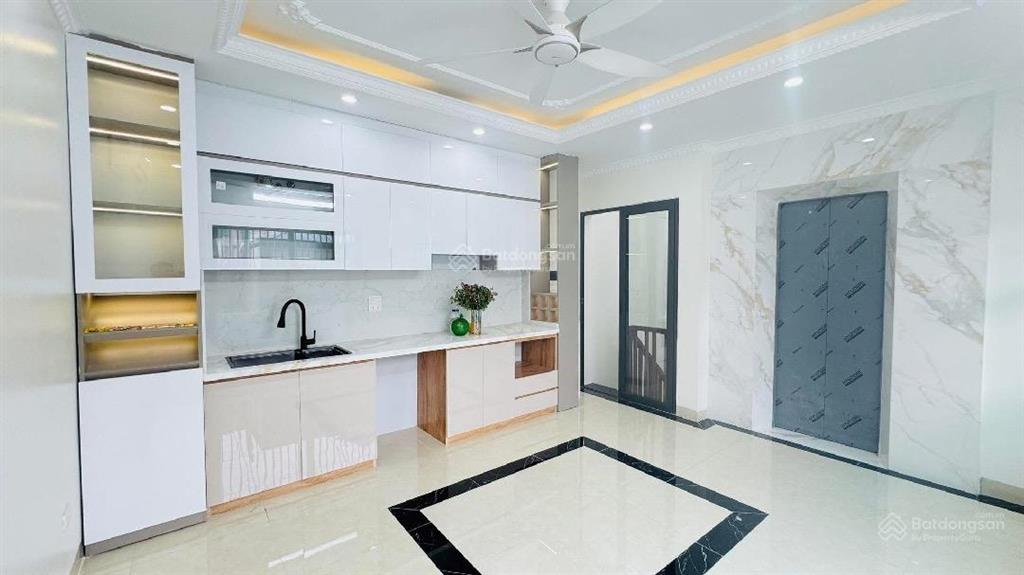 Bán nhà mai động phường mai động. các 150m ra hồ đền lừ. khu đắc địa chung tâm tập thể dục, viu đẹp